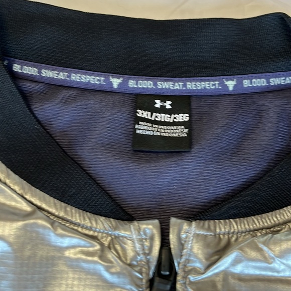 Under Armour Project Rock Men's Iron Paradise Silver Disrupt Bomber Jacket 3XL - Picture 6 of 10